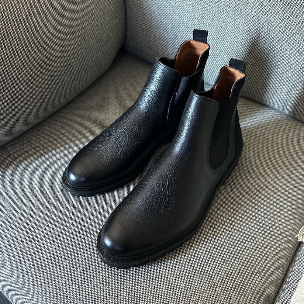 Allen Edmonds Grafton Chelsea Boot in Black